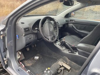 Toyota Avensis T25 - 3