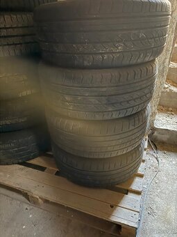 225/40R18 92W XL - 3