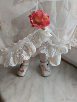 Mohutná porcelánová panenka - 3