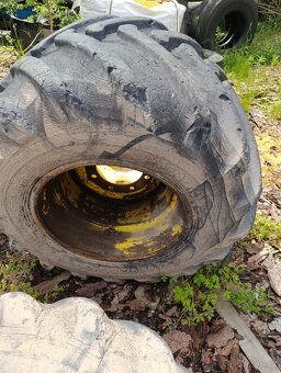 Kola John Deere 810-1070 - 3