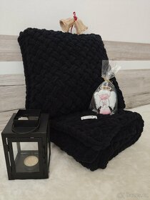 Prodám detský set - pletená dětská deka černá + polštář - 3
