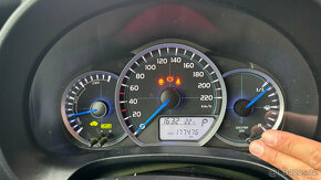 Toyota Yaris - HYBRID - 3