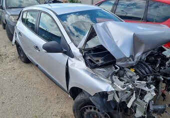Renault megane lll,1.6i,74kw,2010,5DV,klimatizace - 3