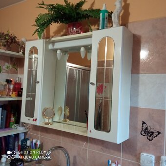 koupelnová skříň s osvětlením - 3