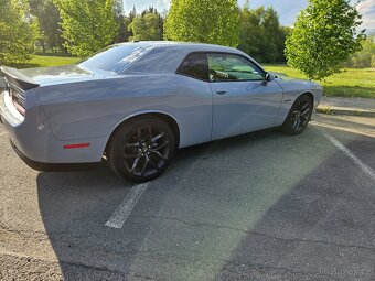 Dodge Challenger 5.7 Hemi NEHAVAROVANÉ - 3