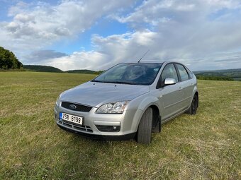 Ford Focus 1.6 hatchback - 3