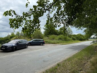 VYASFALTOVANÝ POZEMEK 3.531m2 PRO AUTOKEMP dálnice D5 EXIT93 - 3