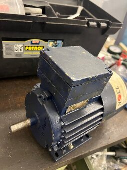 Elektromotor 3~3APB71-4 - 3