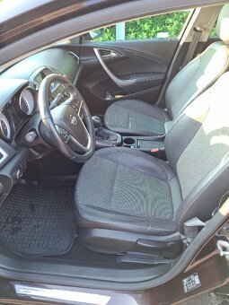 Prodám Opel Astra J Sportstourer 1,6i - 3