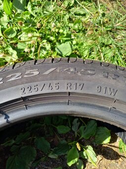 225/45R17 - 3