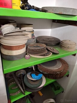 Nástrojářská bruska BN 102 TOS + příslušenství - 3