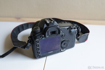 Canon 5D mark II - 3