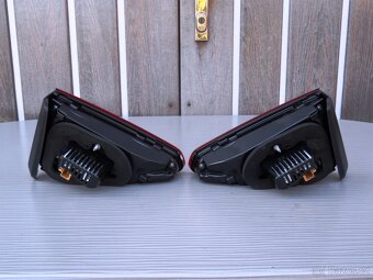 Originál Zadní Pravé +Levé Vnitřní světlo VW Touran - 3