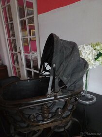Kočárek starožitný pro panenky - 3