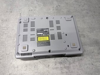 - PS1 Sony Scph-7502 s čipem 2x hra - - 3
