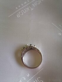 Zlatý prsten s diamanty a safíry - 3