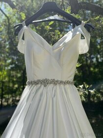 Svatební šaty bílé saténové - 3