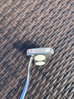 Putter Odyssey 2-ball RH v pěkném stavu - 3