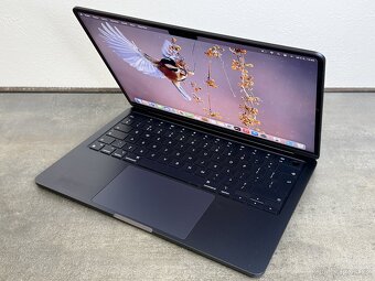 MacBook Air 13'' 2022 / M2 / 8GB / 256GB SSD / Midnight - - 3