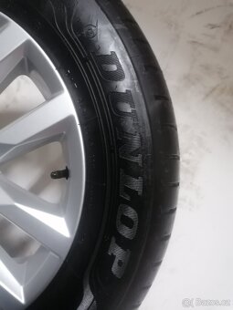 215/60/16 Dunlop - 3