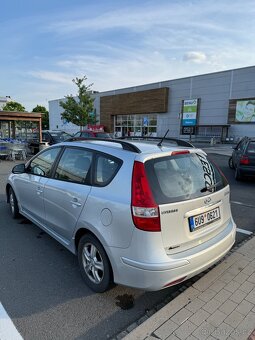 Hyundai i30 CW 1.4 CVVT, 80kW, 2011 – 125tis. km – 40 000 Kč - 3