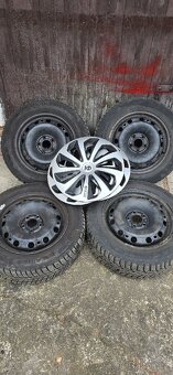 Zimni pneu 185 60/15+ disky a poklice - 3