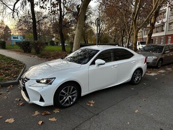Lexus IS300h, 2018, 2.5 Hybrid 164 kW, 140t. km – TOP výbava - 3