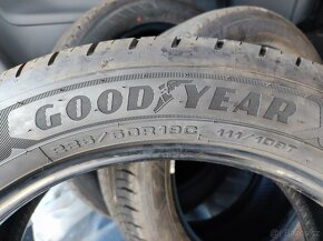 Dodávkové letní pneumatiky Goodyear 235/50 R19C - 3