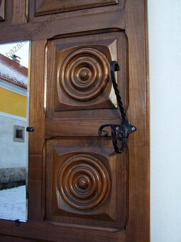 Stará věšáková stěna z masivu se zrcadlem - 3