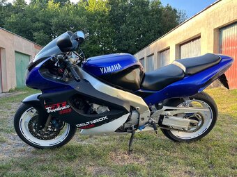 Yamaha YZF 1000 - 3