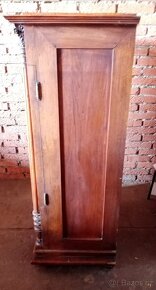 Starožitná skříň s hudebními motivy - 3