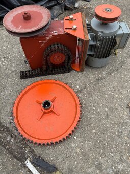 Převodovka s motorem. - 3