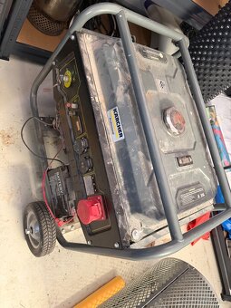 Elektrocentrála Kärcher PGG 8/3 s AVR 7 kW + start. AKU - 3