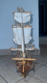 Dřevěný model historické lodě St. Géran 1736 - 3