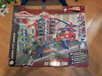 Majorette velká garáž - 3