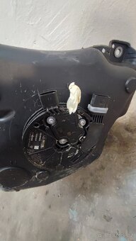 Nádrž na adblue na Škoda Superb 3, VW passat - 3