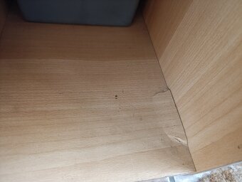 Kancelářský stůl - 3