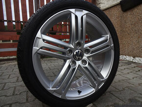 LETNÍ NOVÁ ORIGINÁL VW 18" 5x112 pneu 225/40R18 Pirelli - 3