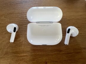 Apple Airpods 3 generace - 3