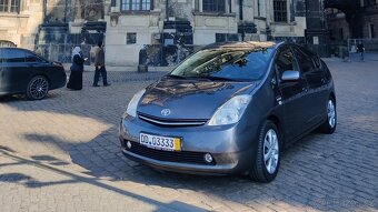 Toyota Prius - 3