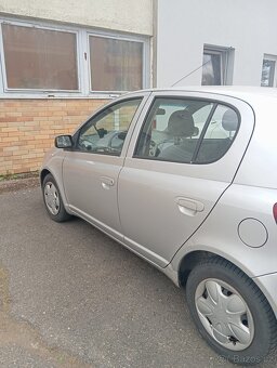 Toyota yaris 1.3,rok 2000, klima,naj 197 000km - 3