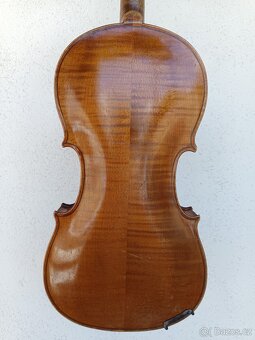 1. Housle - 3