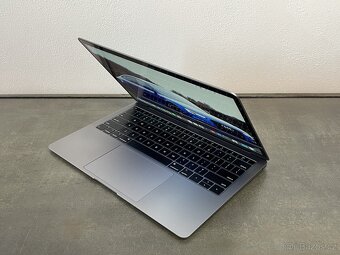 MacBook Air 13" 2018 / 128GB / i5 / SG - 3