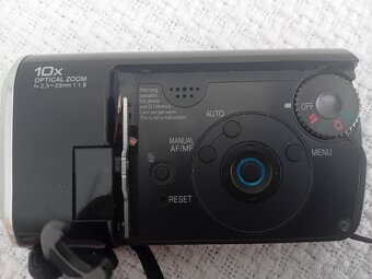 kamera Panasonic SDR-S10 - 3