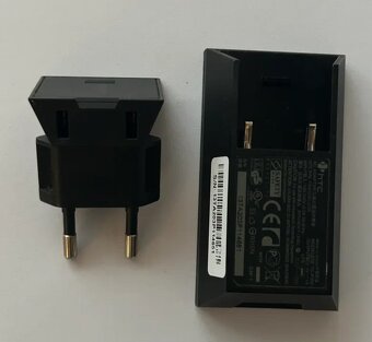 originální nabiječka HTC - 3