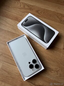 Apple iPhone 15 Pro 128GB bílý titan - 3