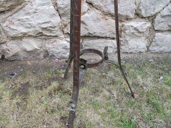 Stojan pod kytky - 3