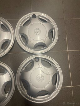 🛞 Predám originálne puklice Volkswagen R13 - 3