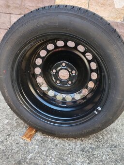 Prodam pneu s diskem 205/65 R16 V - 3