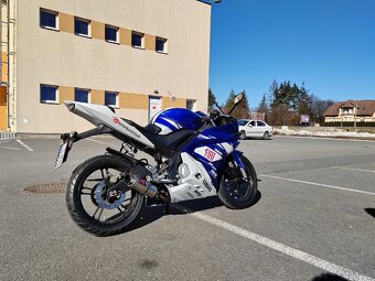 Yamaha Yzf r125 Valentino Rossi - 3